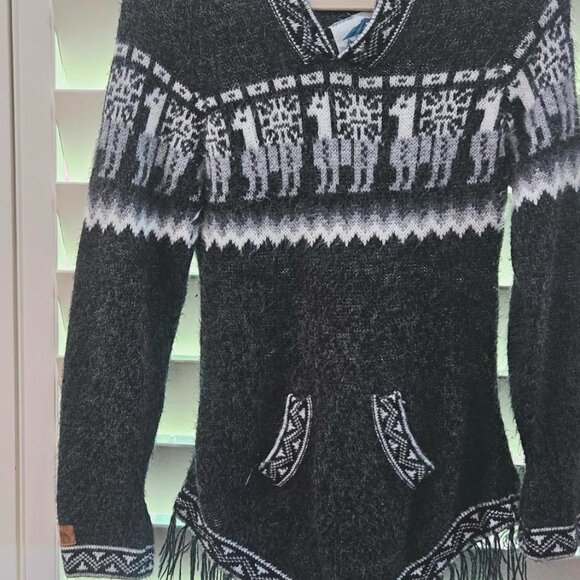Andes Alpaca Fringed Hoodie Black/Cream Womens S/M Kangaroo Pockets - Picture 2 of 16